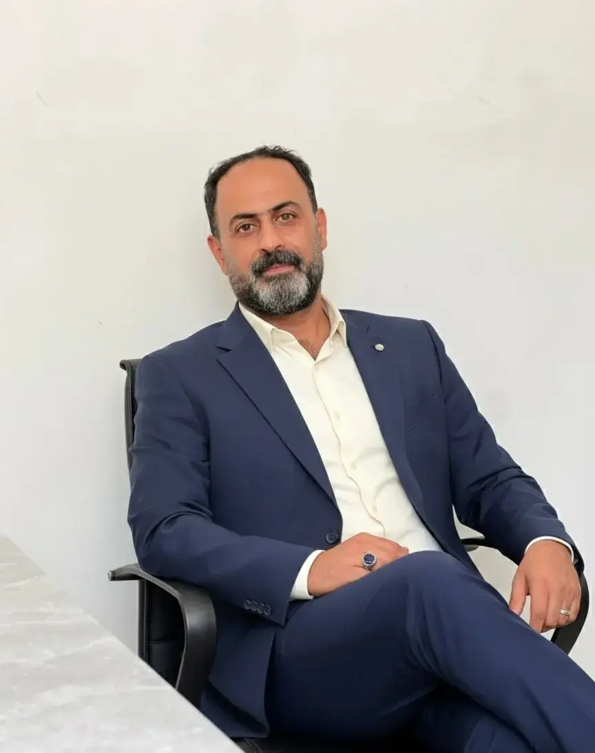 آقای ایزدیار